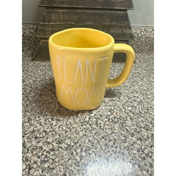 Rae Dunn Plant Mom Mug Mother's Day Mom Grandma Gift Yellow Ceramic Mug - Picture 1 of 1